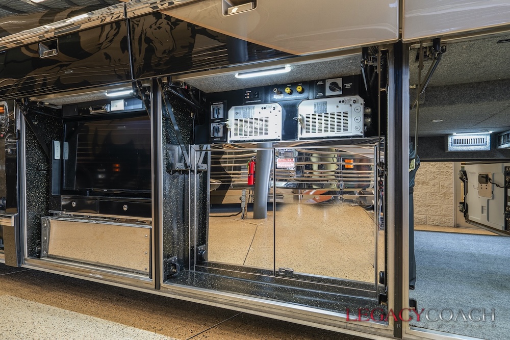 2007 Prevost Featherlite H3-45 For Sale