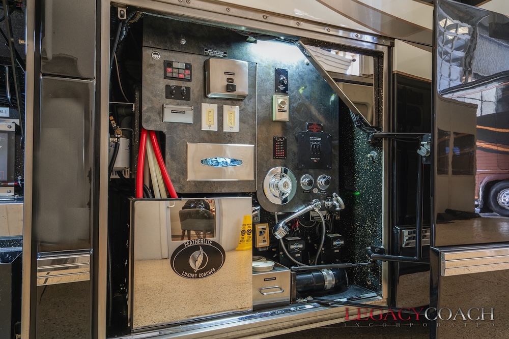 2007 Prevost Featherlite H3-45 For Sale