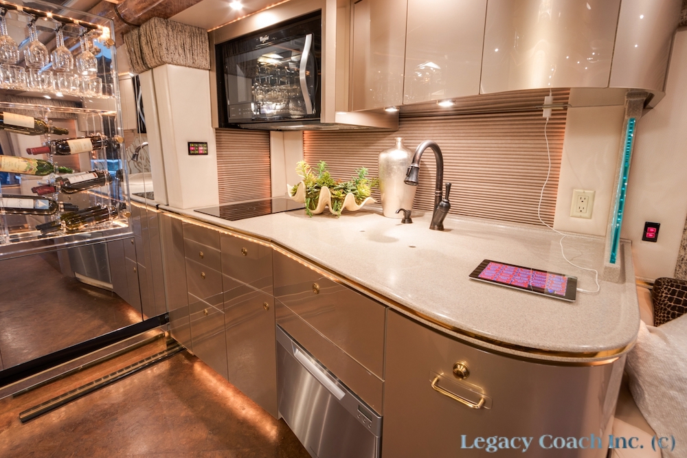 2007 Prevost Featherlite H3-45 For Sale