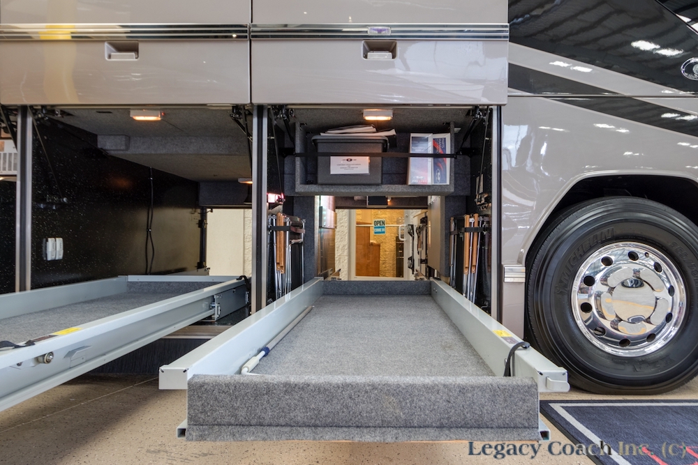 2007 Prevost Featherlite H3-45 For Sale