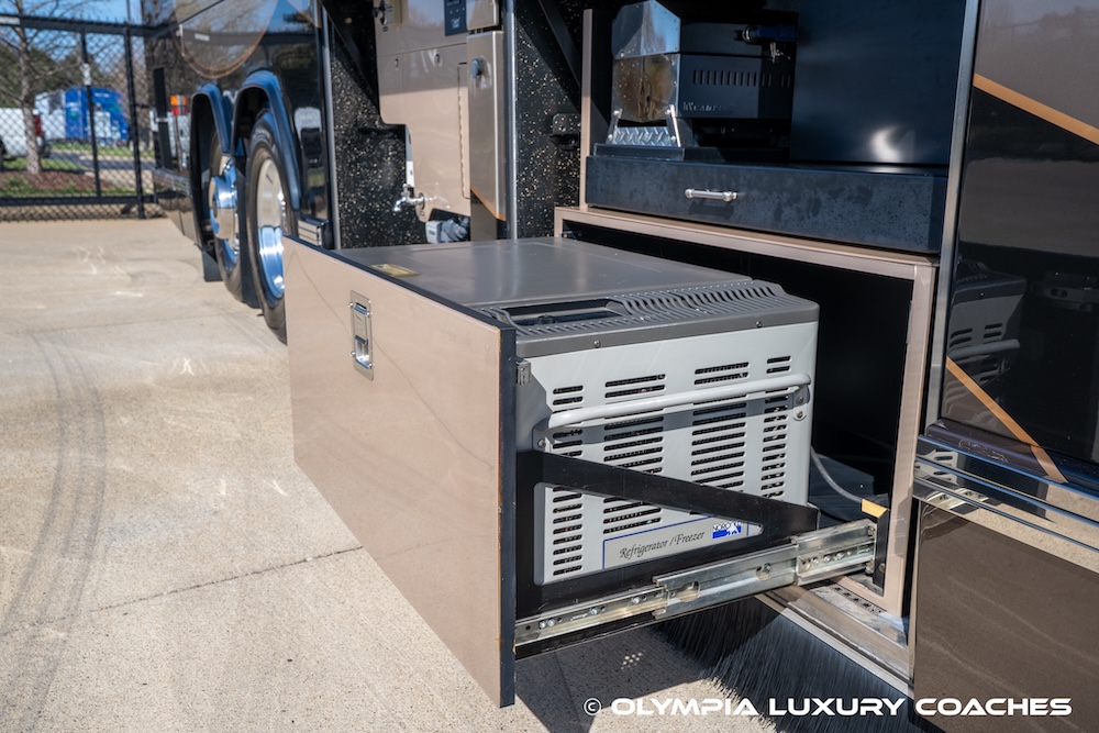 2007 Prevost Featherlite  H3-45 For Sale