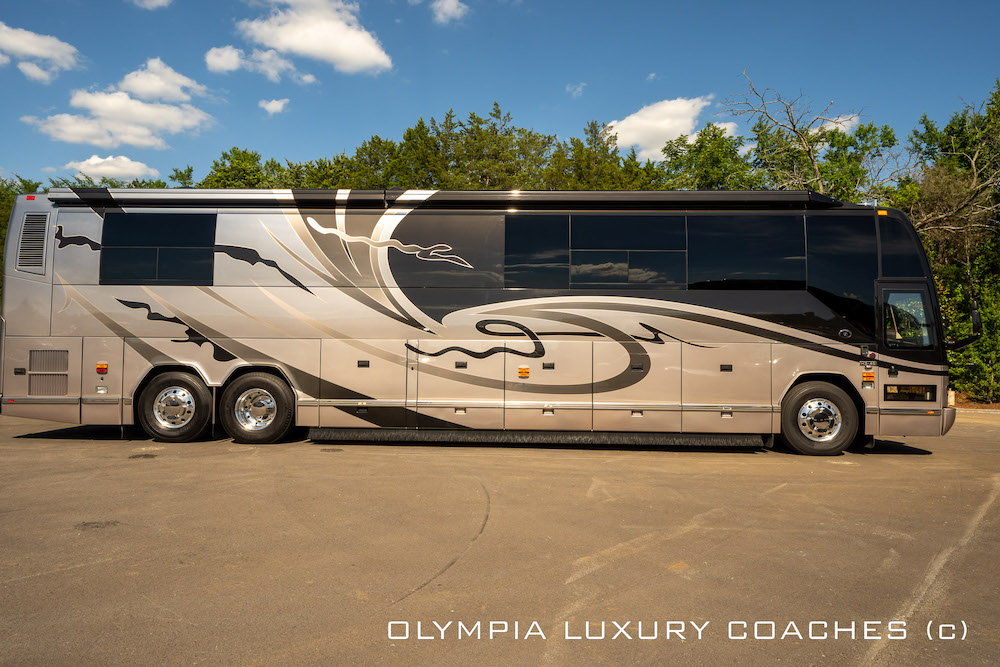 2007 Prevost Featherlite H3-45 For Sale