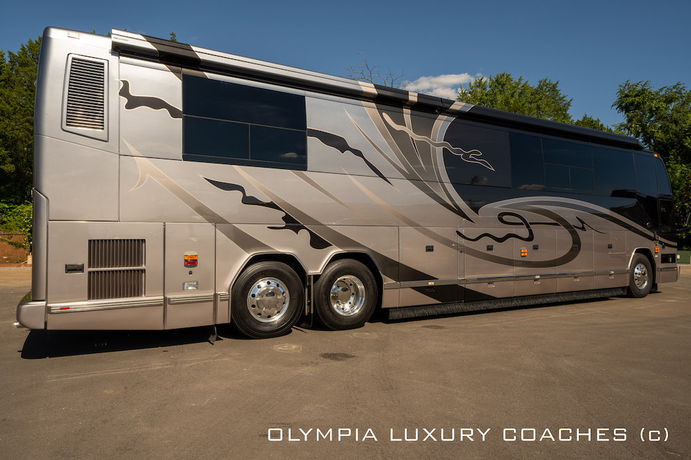 2007 Prevost Featherlite H3-45 For Sale