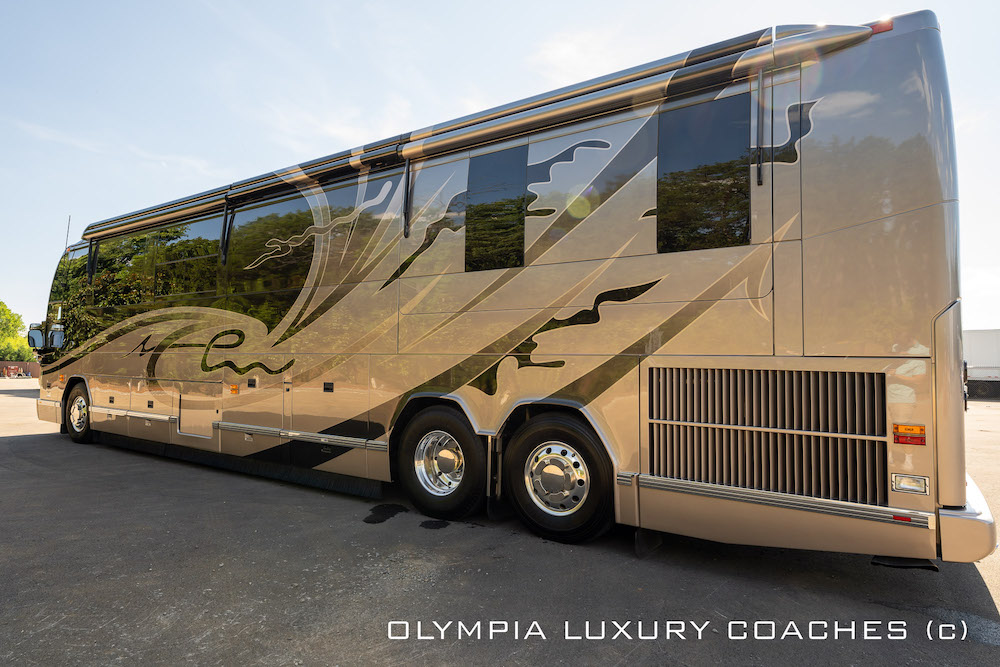 2007 Prevost Featherlite H3-45 For Sale