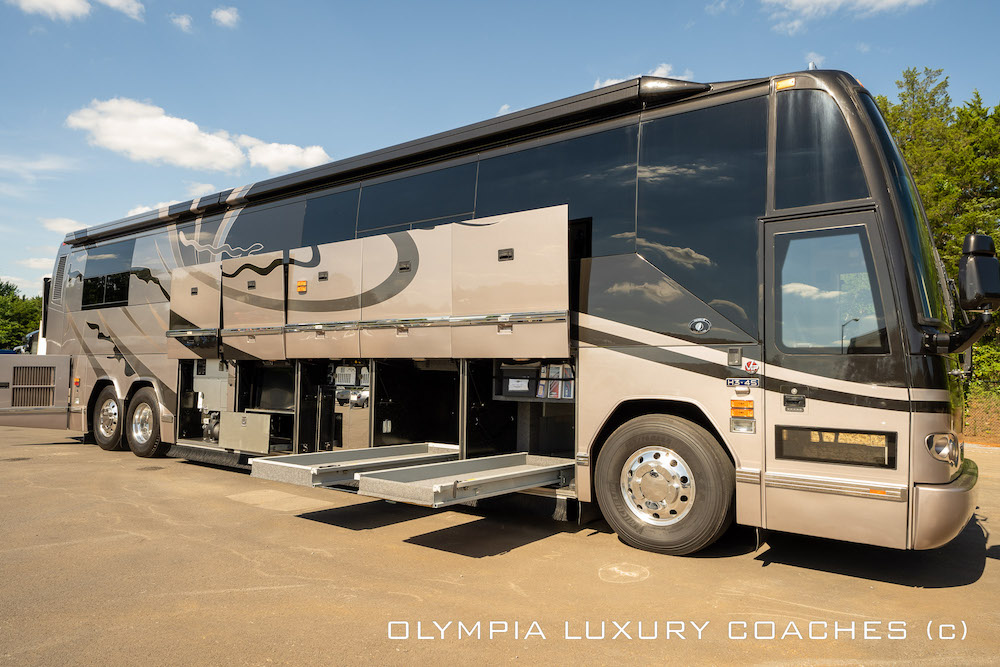 2007 Prevost Featherlite H3-45 For Sale