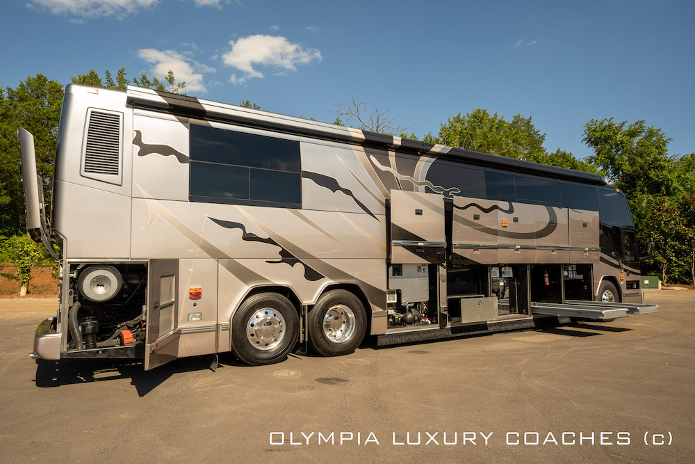 2007 Prevost Featherlite H3-45 For Sale