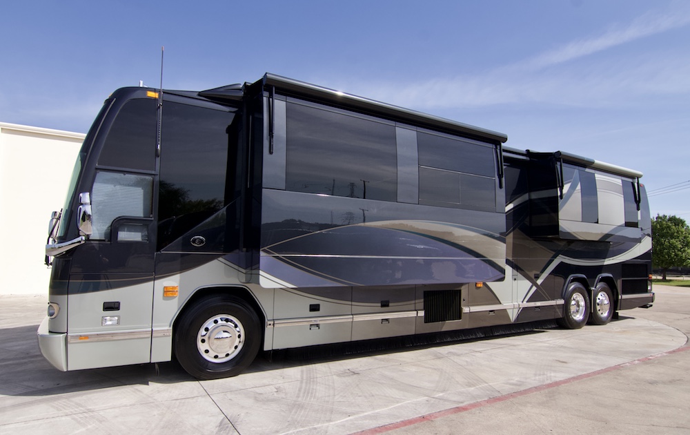 2007 Prevost Featherlite H3-45 For Sale