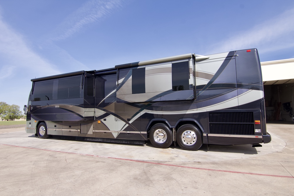 2007 Prevost Featherlite H3-45 For Sale