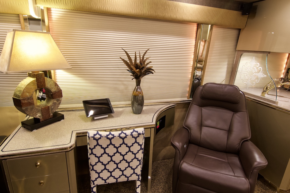 2007 Prevost Featherlite H3-45 For Sale