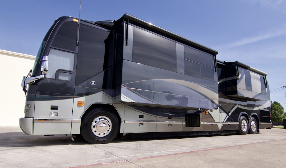 2007 Prevost Featherlite H3-45 For Sale