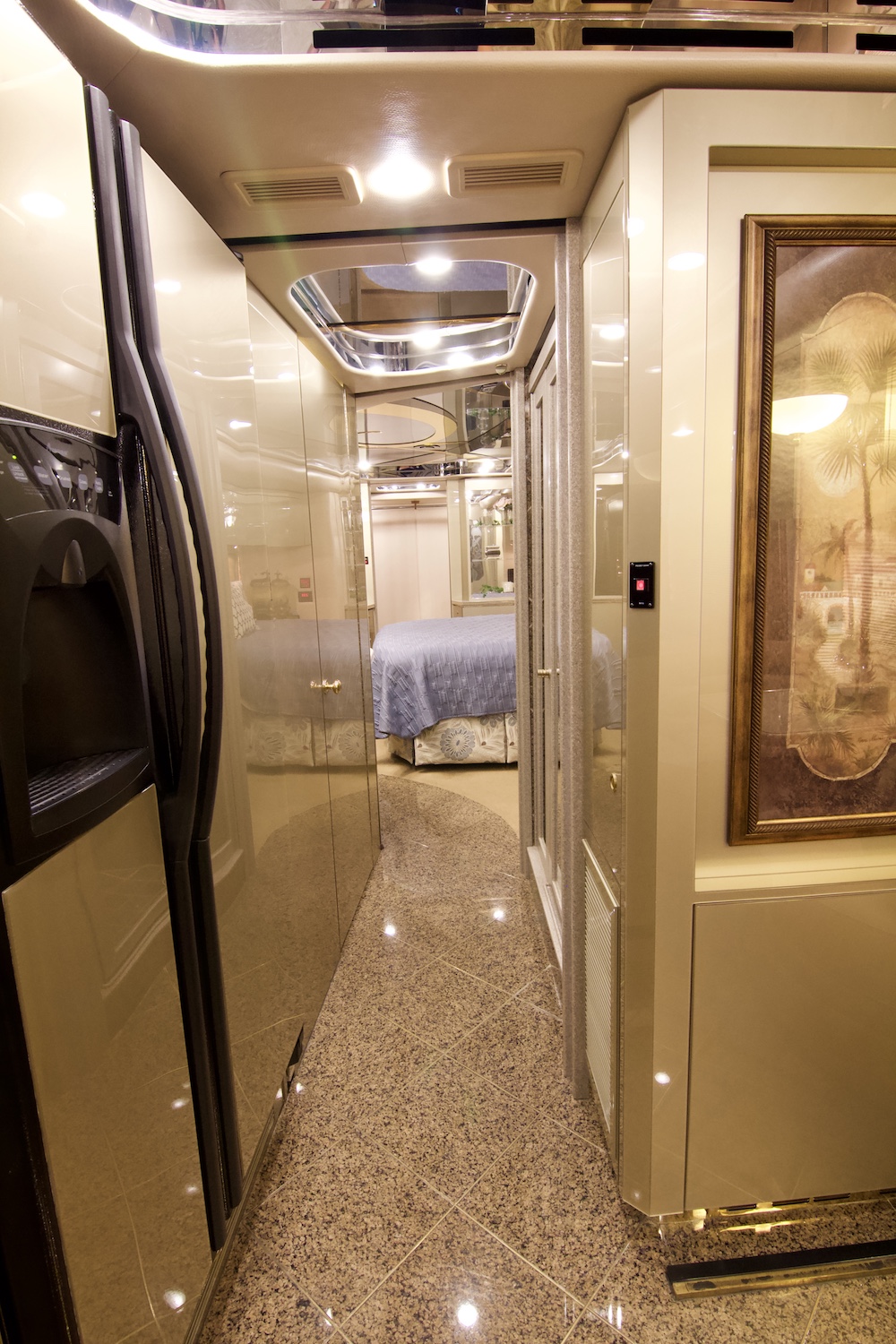 2007 Prevost Featherlite H3-45 For Sale