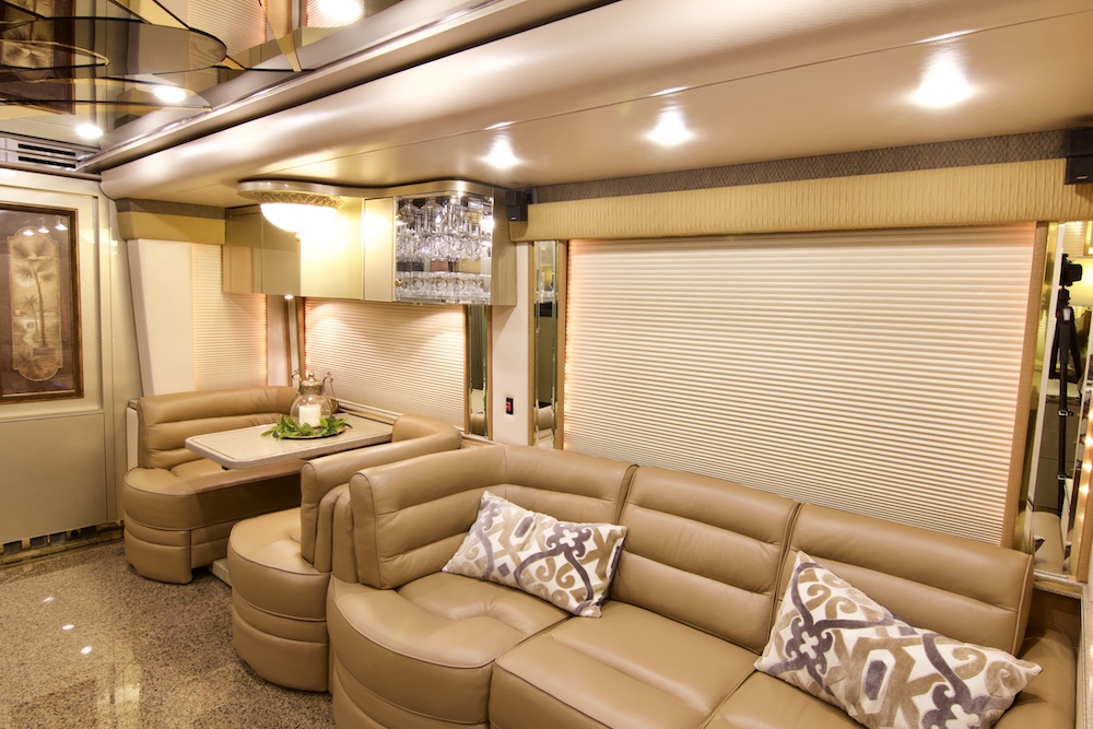 2007 Prevost Featherlite H3-45 For Sale