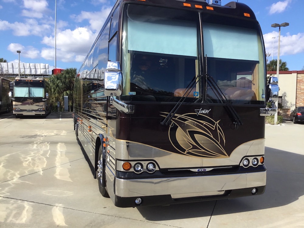 2007 Prevost Featherlite XLII For Sale