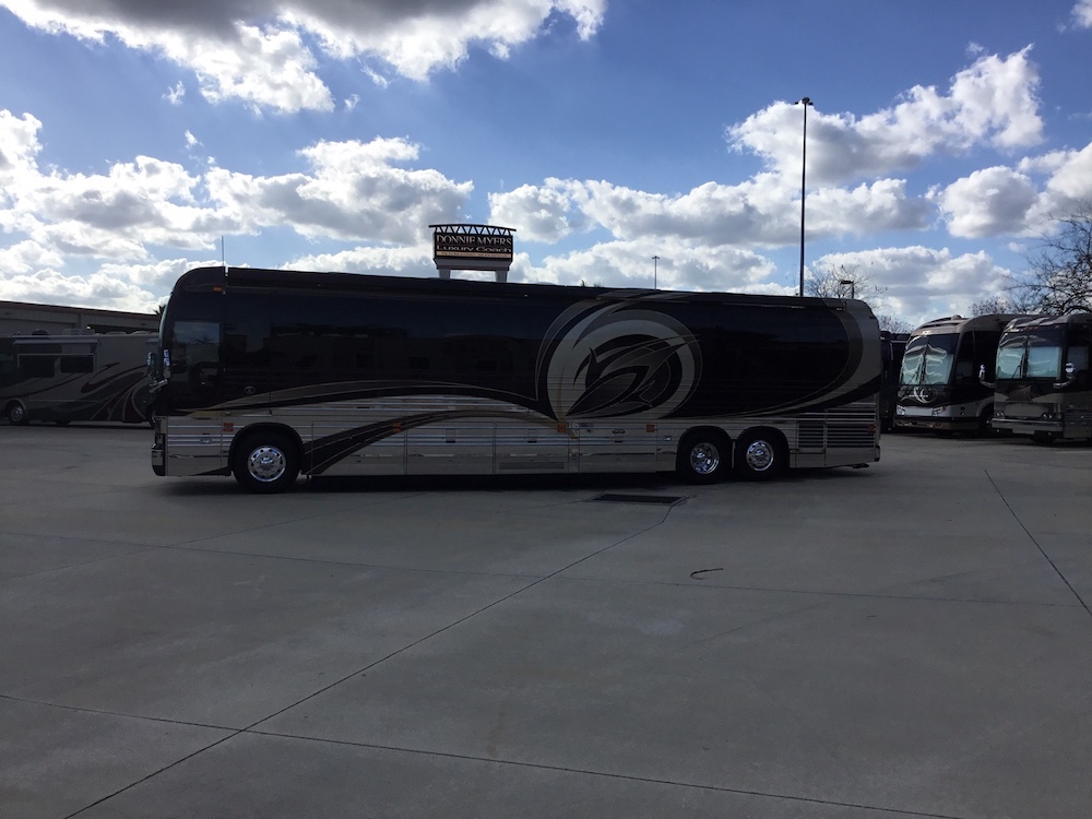 2007 Prevost Featherlite XLII For Sale