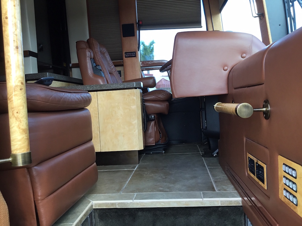 2007 Prevost Featherlite XLII For Sale