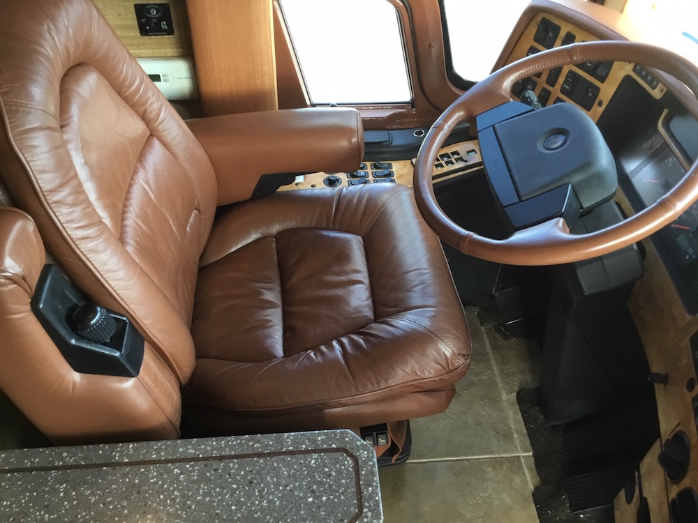 2007 Prevost Featherlite XLII For Sale