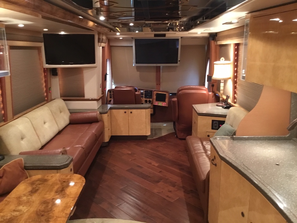 2007 Prevost Featherlite XLII For Sale