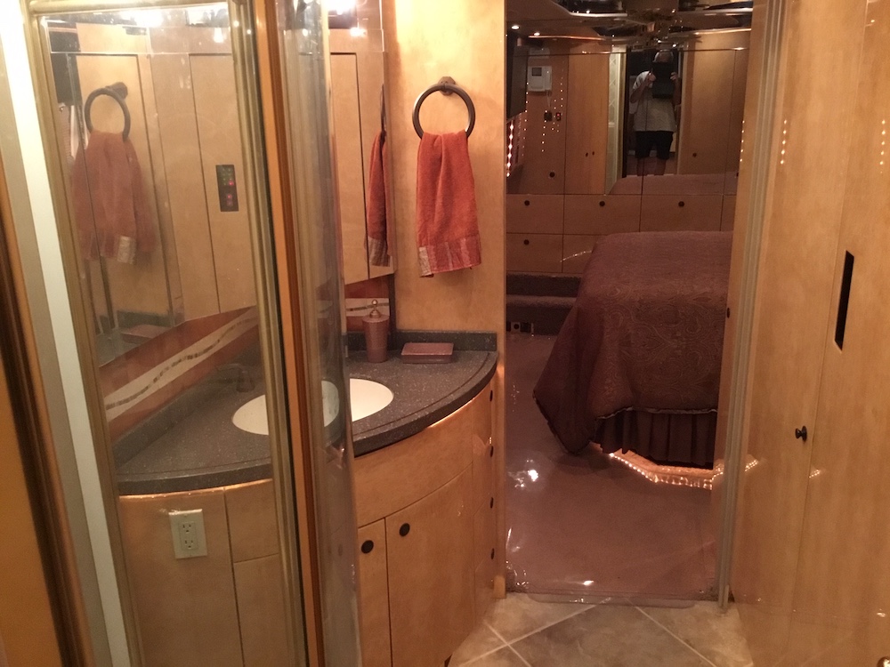 2007 Prevost Featherlite XLII For Sale