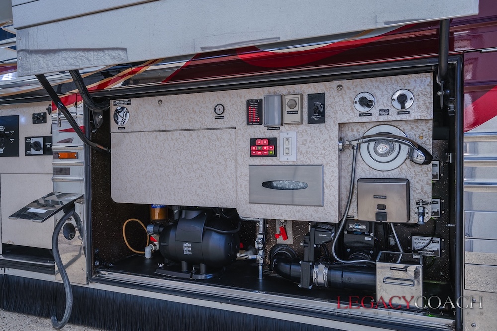 2007 Prevost Featherlite XLII For Sale