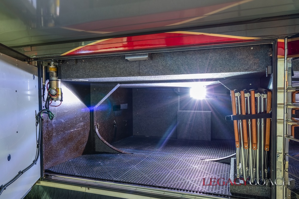 2007 Prevost Featherlite XLII For Sale