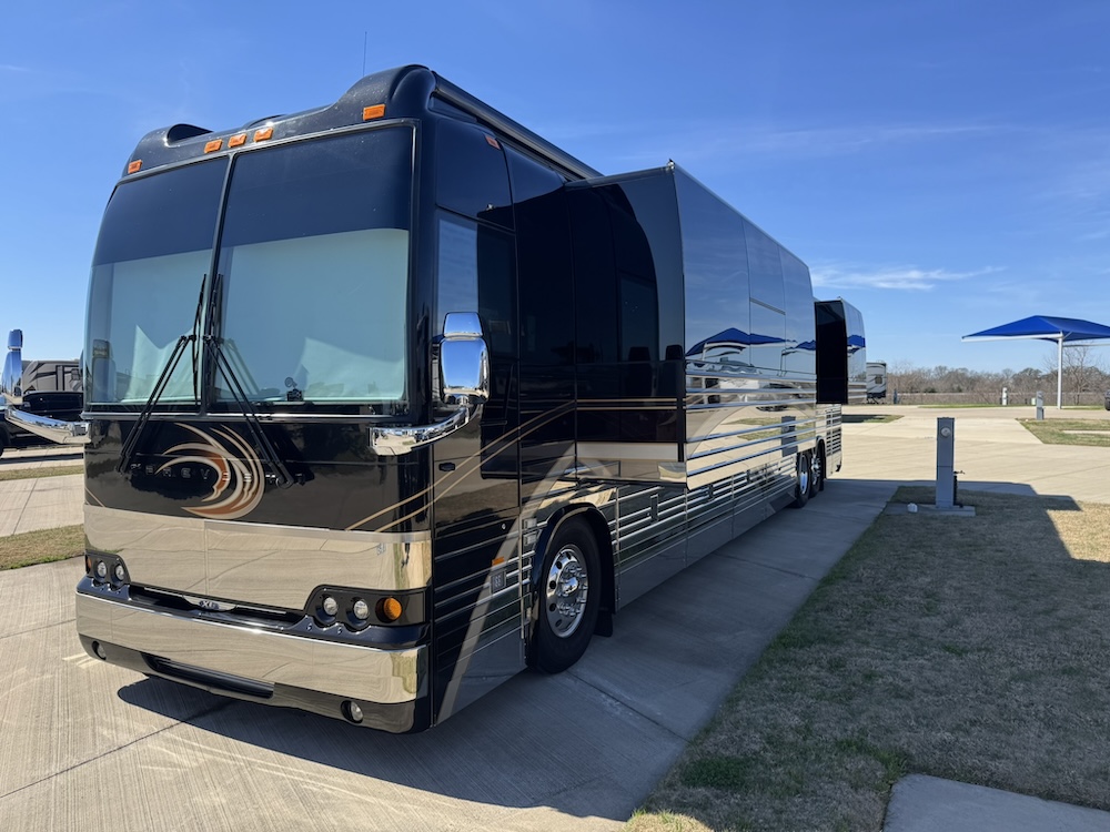2007 Prevost Legendary XLII For Sale