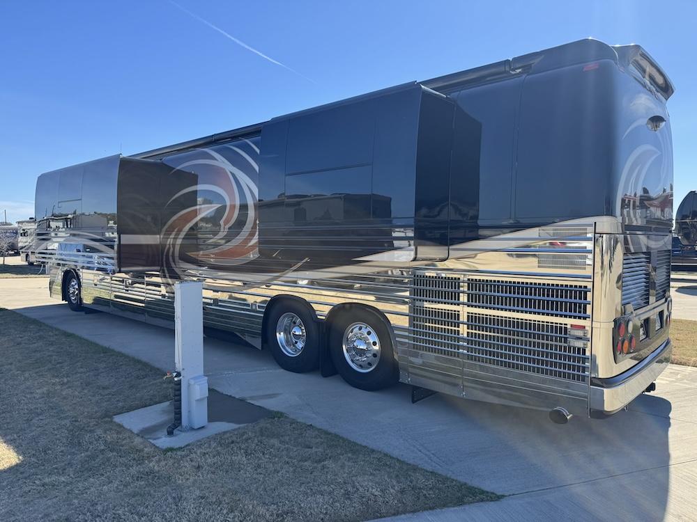 2007 Prevost Legendary XLII For Sale