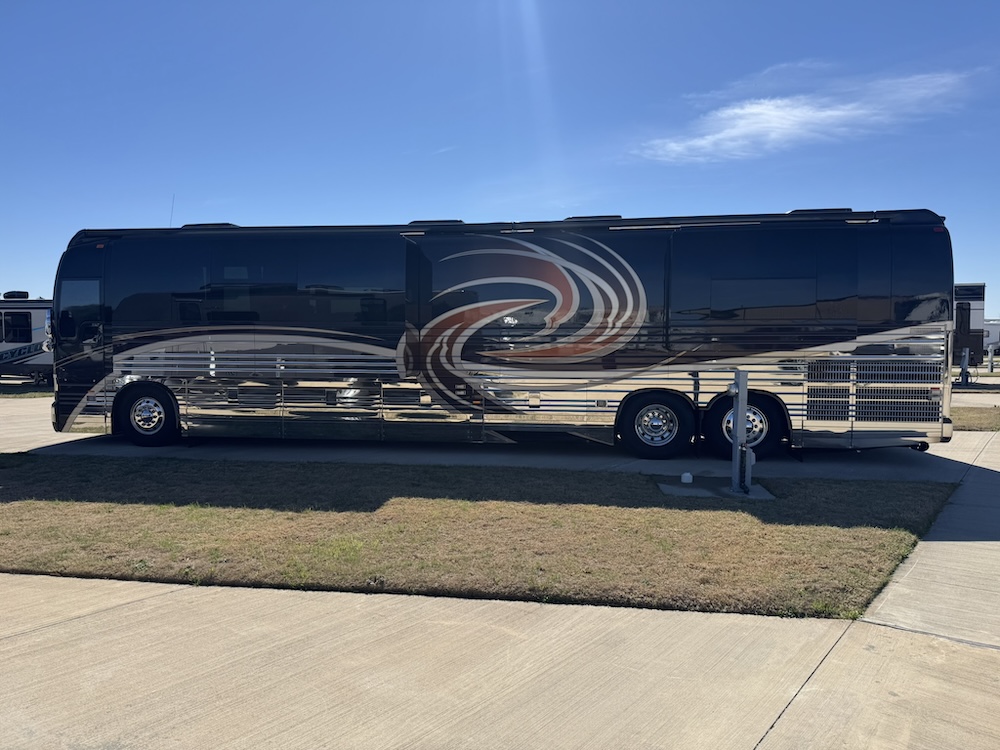 2007 Prevost Legendary XLII For Sale