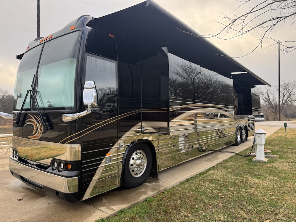 2007 Prevost Legendary XLII For Sale