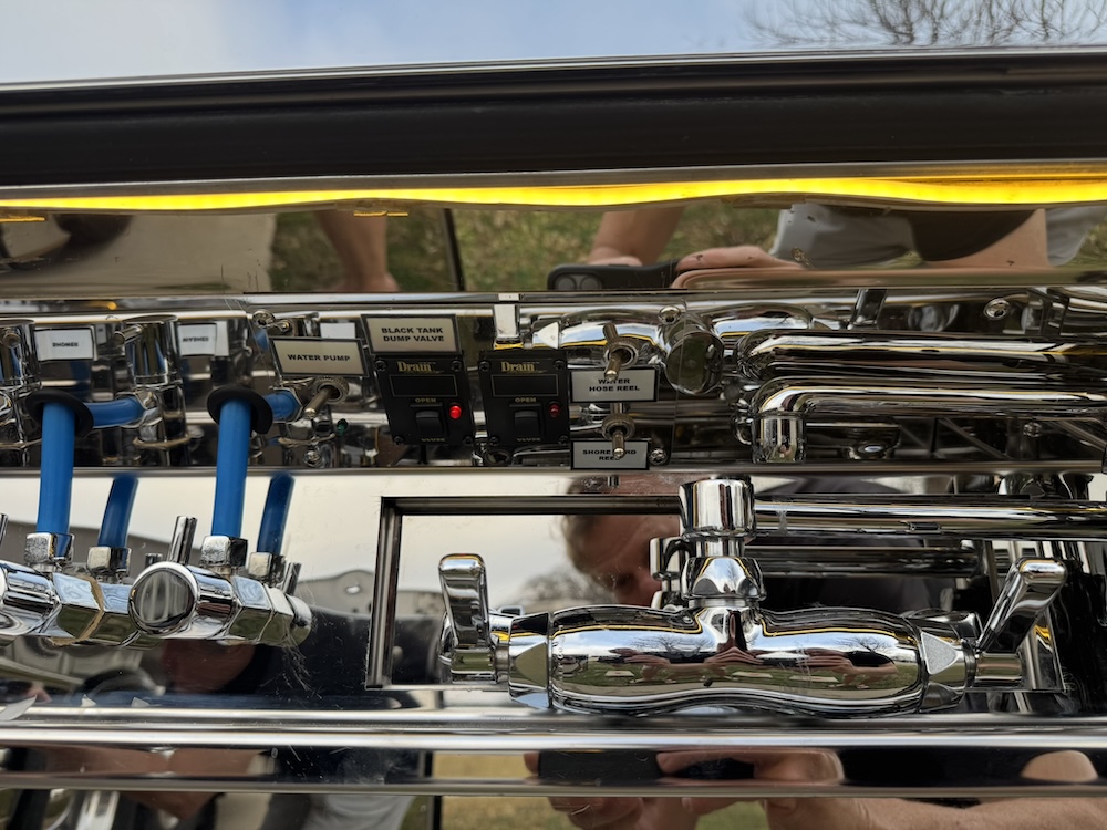 2007 Prevost Legendary XLII For Sale