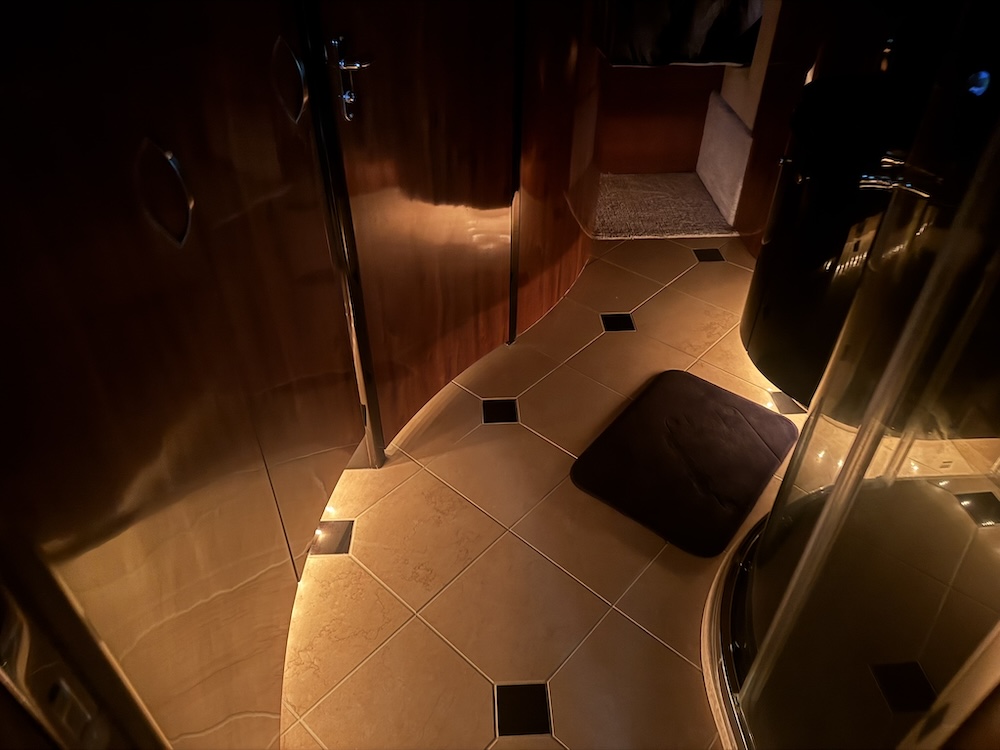 2007 Prevost Legendary XLII For Sale