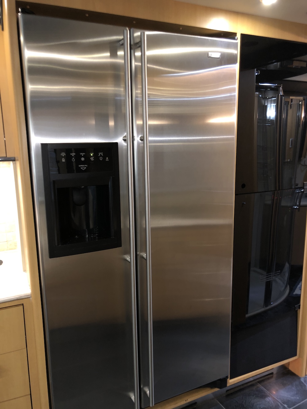 2007 Prevost XLII For Sale