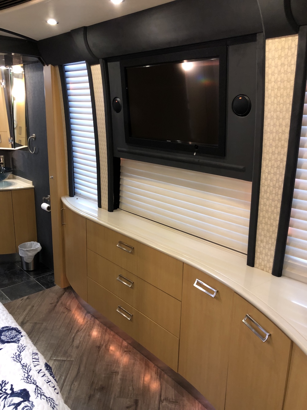2007 Prevost XLII For Sale