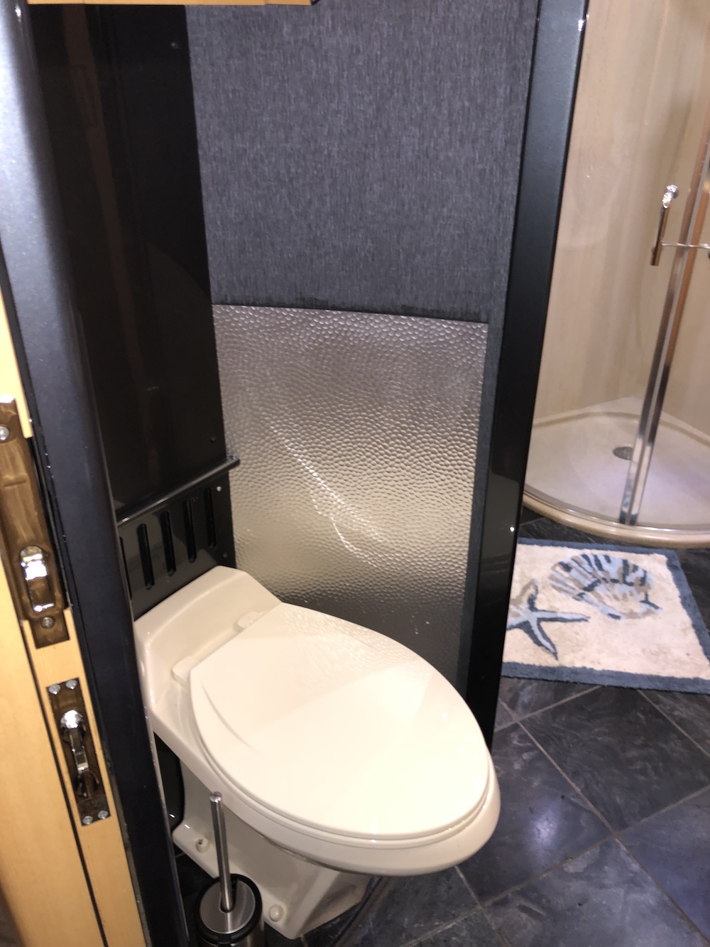 2007 Prevost XLII For Sale