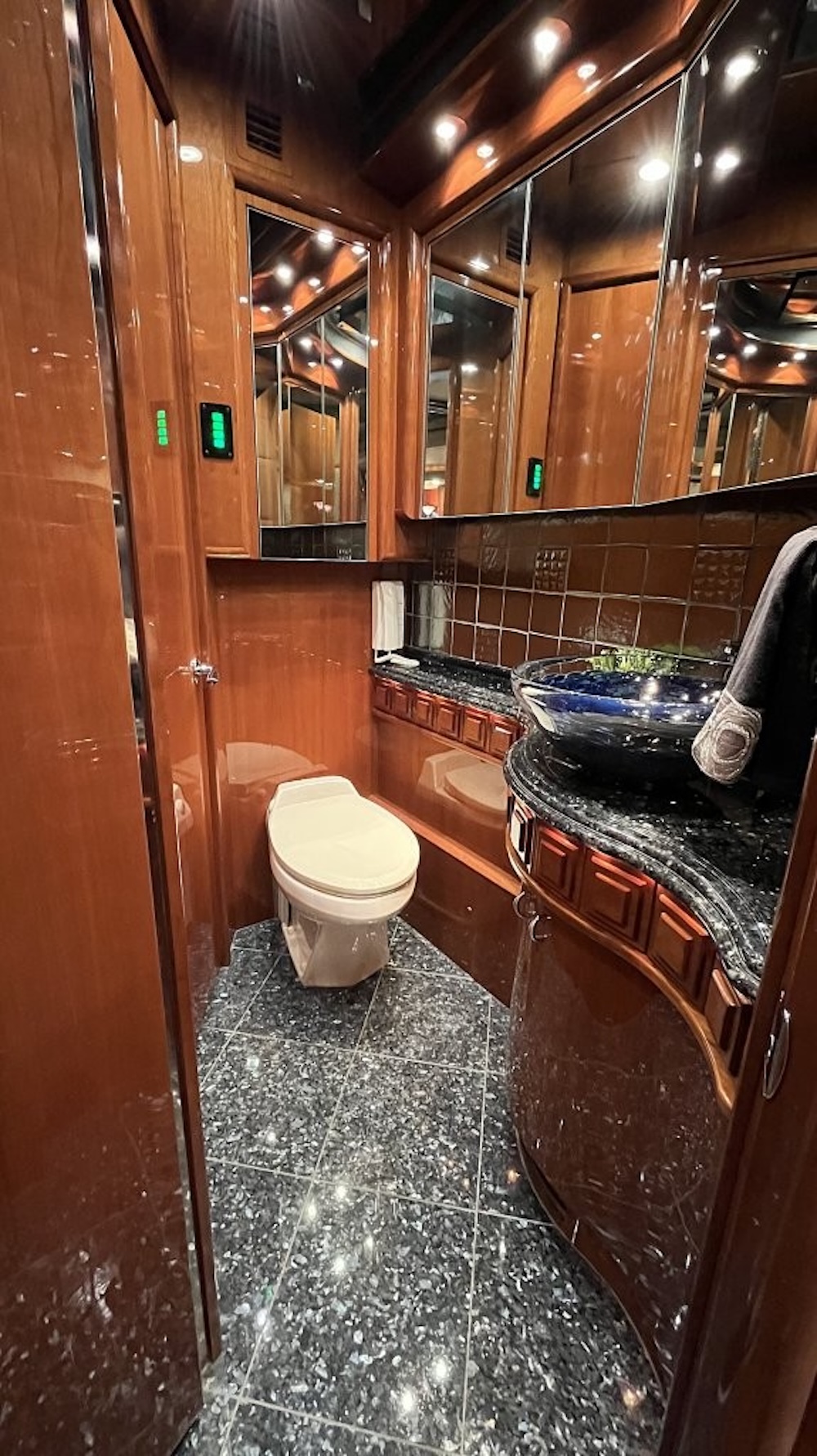 2007 Prevost Liberty XLII For Sale