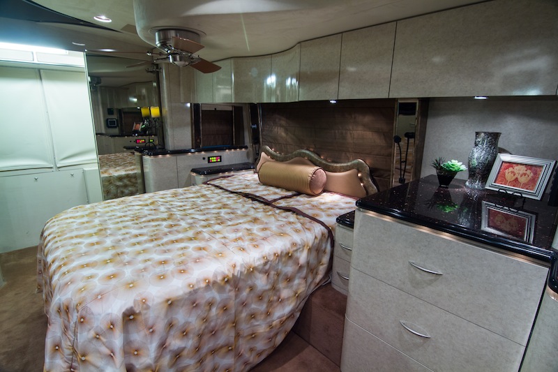 2007 Prevost Marathon H3-45 For Sale