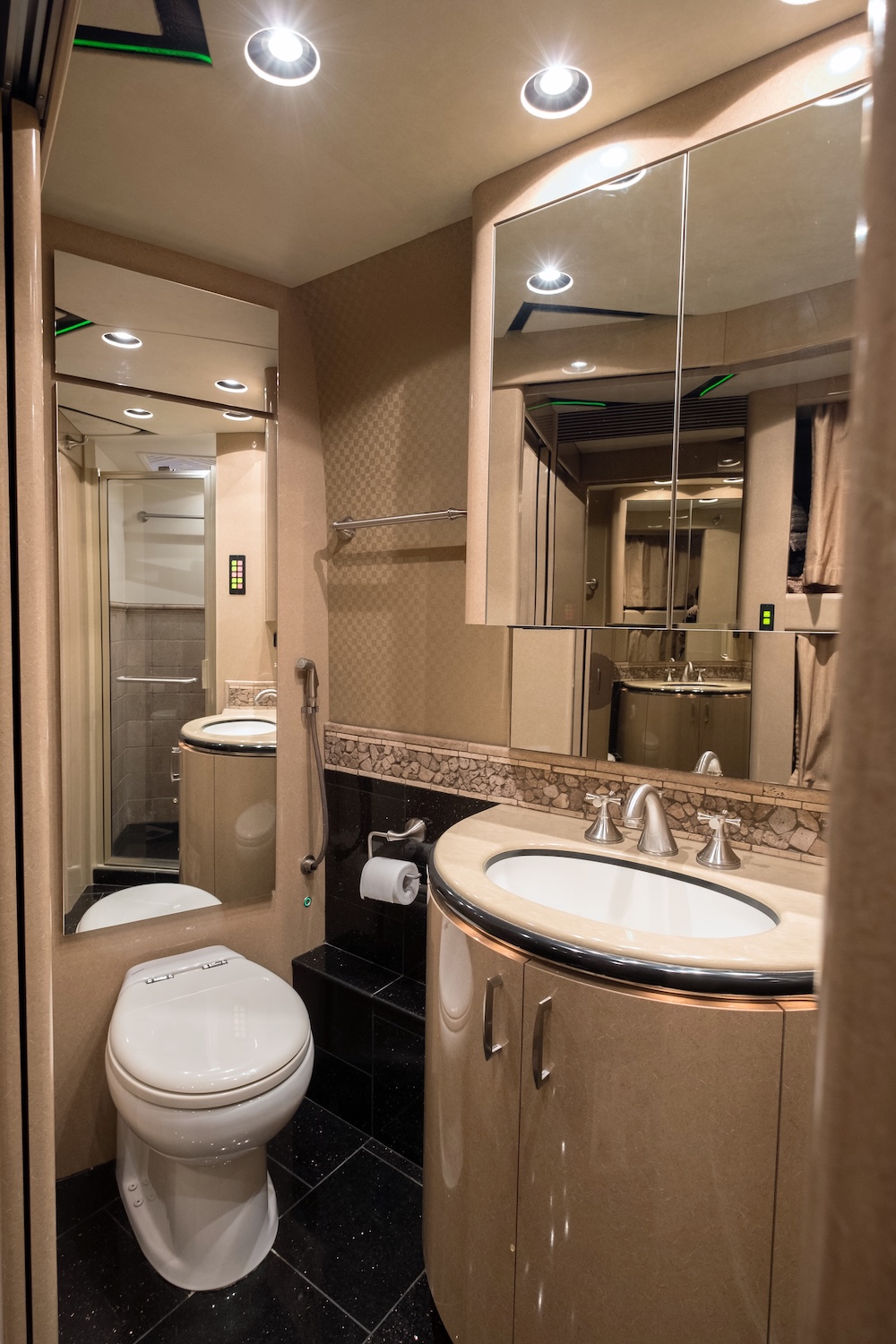 2007 Prevost Marathon H3-45 For Sale