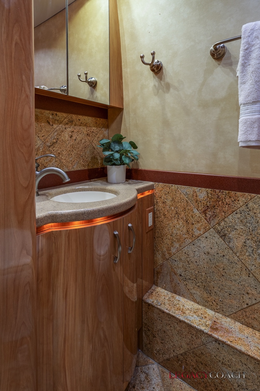 2007 Prevost  Marathon H3-45 For Sale