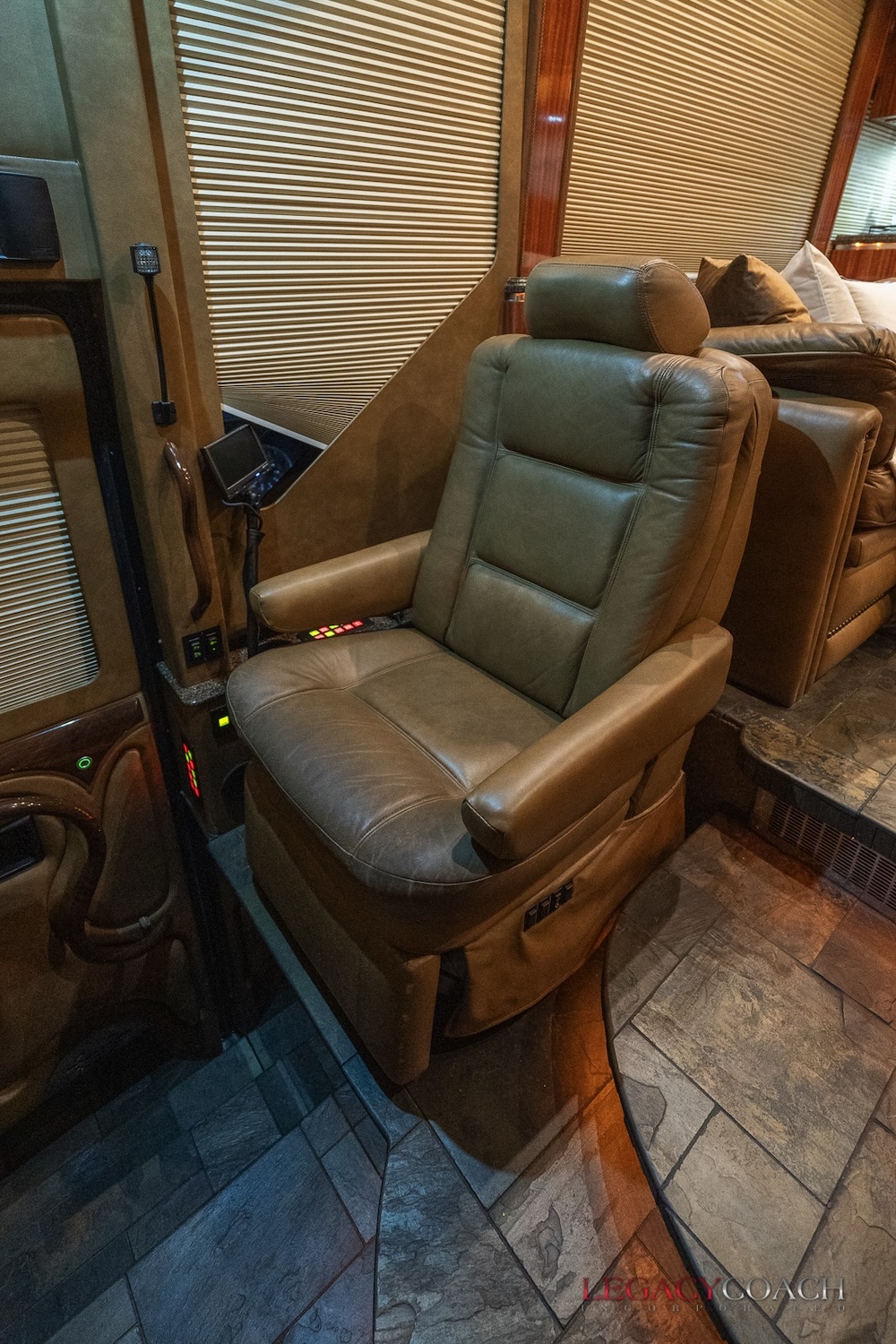 2007 Prevost Marathon H3-45 For Sale