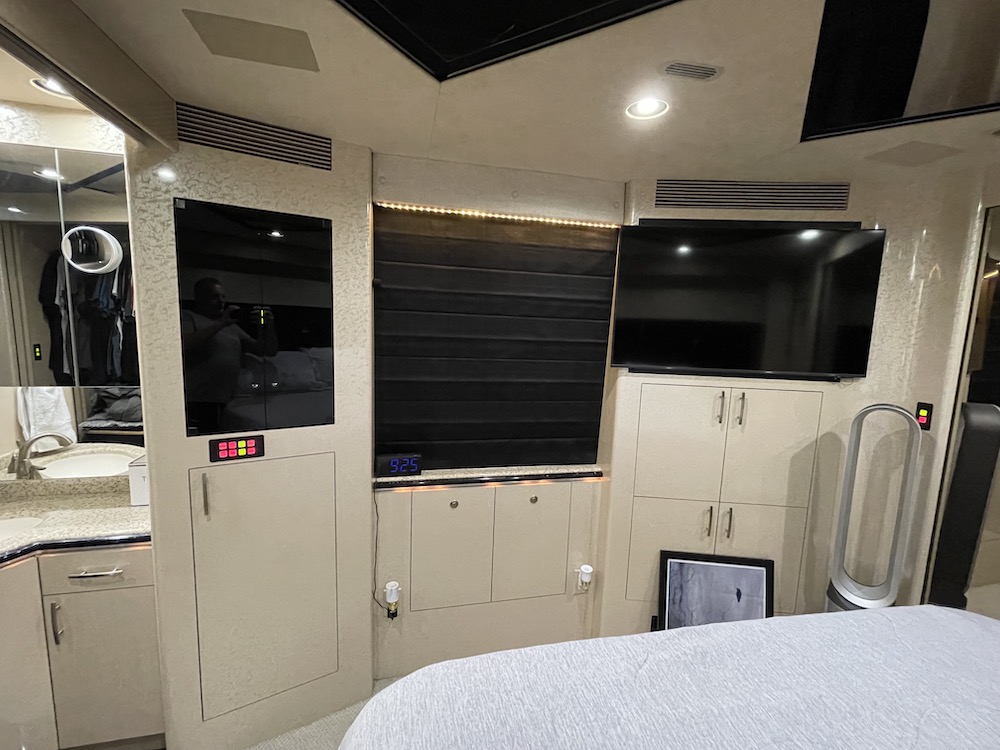 2007 Prevost Marathon XLII For Sale