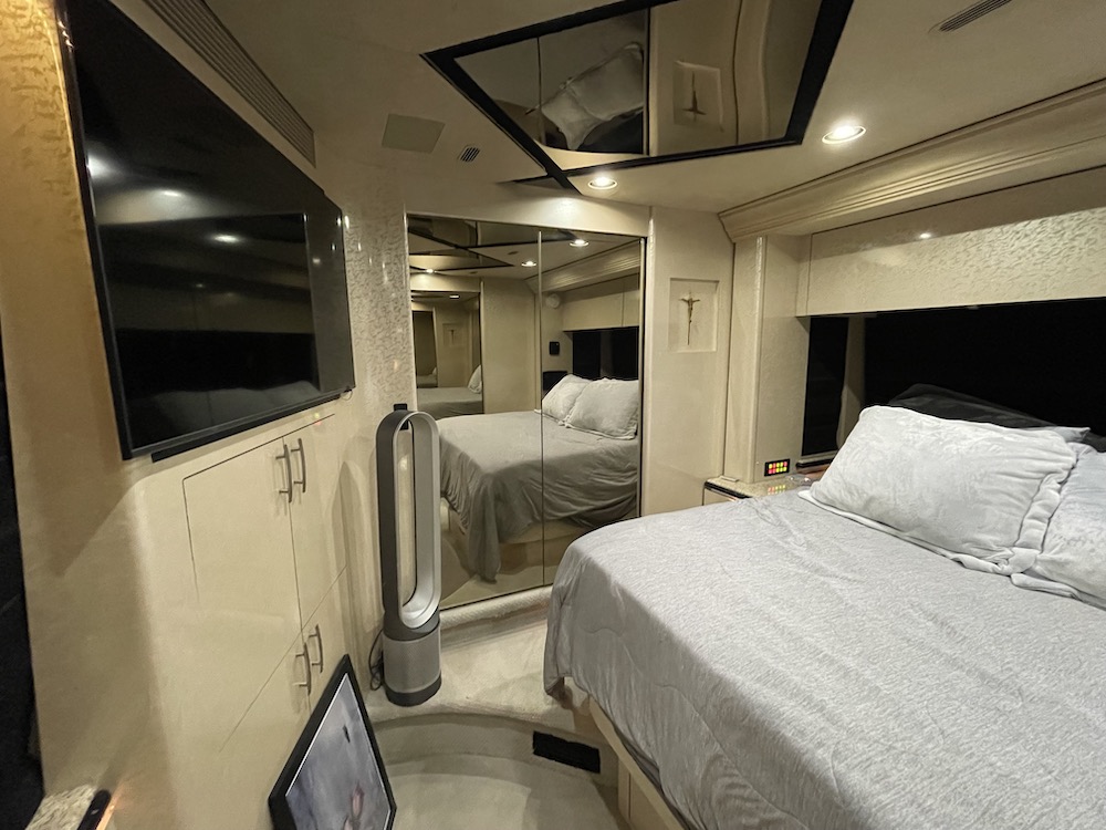 2007 Prevost Marathon XLII For Sale