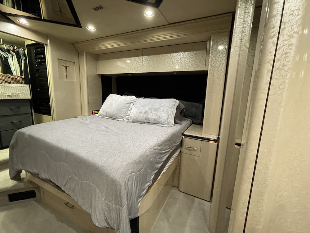 2007 Prevost Marathon XLII For Sale