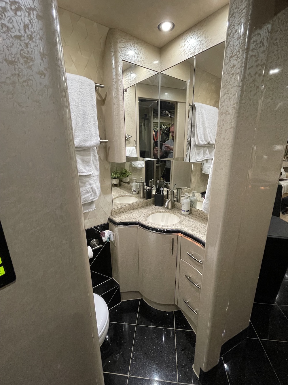 2007 Prevost Marathon XLII For Sale