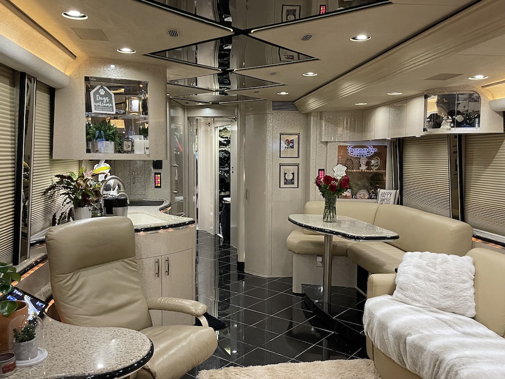 2007 Prevost Marathon XLII For Sale