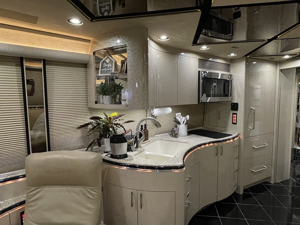 2007 Prevost Marathon XLII For Sale