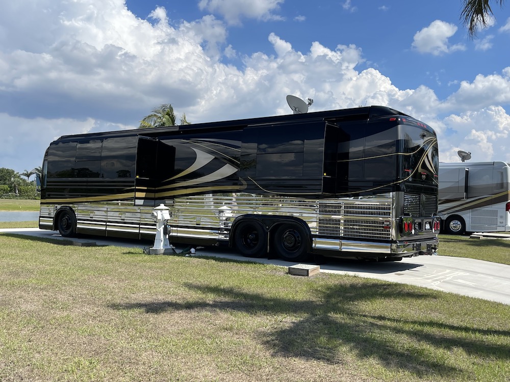 2007 Prevost Marathon XLII For Sale