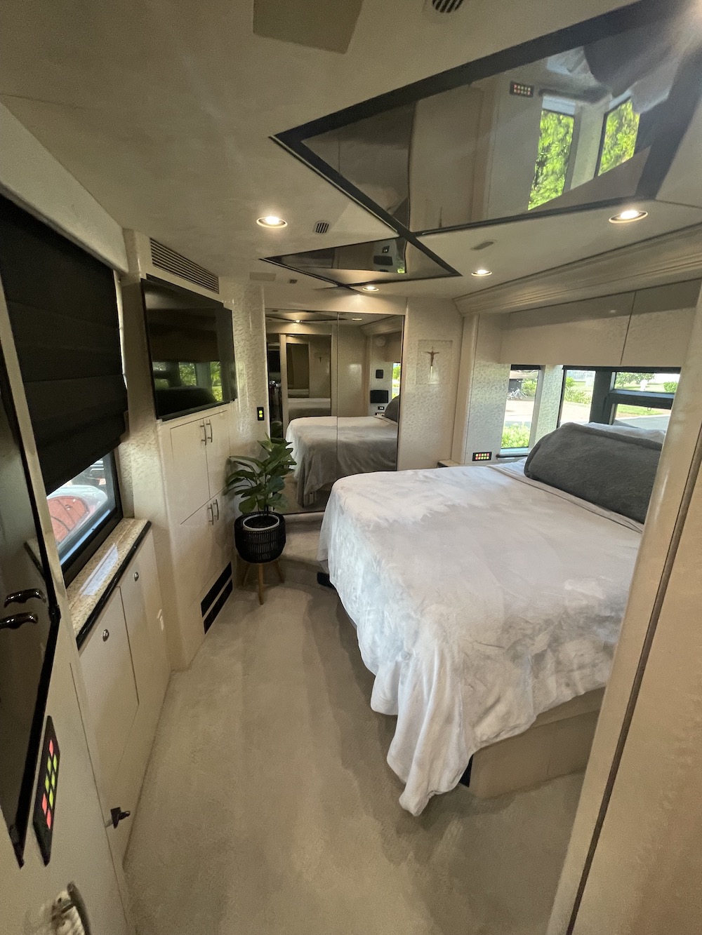 2007 Prevost Marathon XLII For Sale