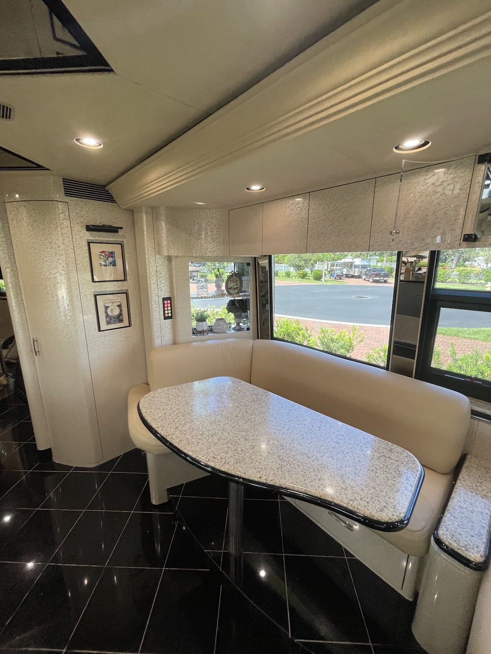 2007 Prevost Marathon XLII For Sale