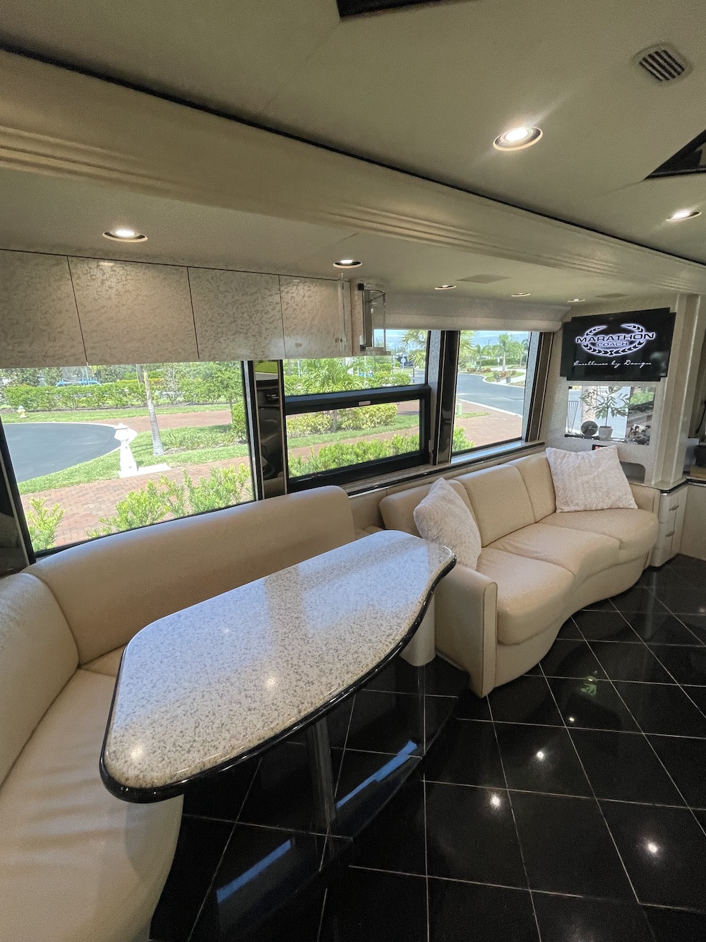 2007 Prevost Marathon XLII For Sale