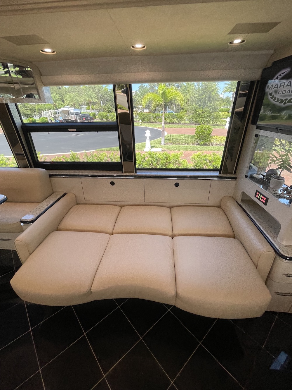 2007 Prevost Marathon XLII For Sale