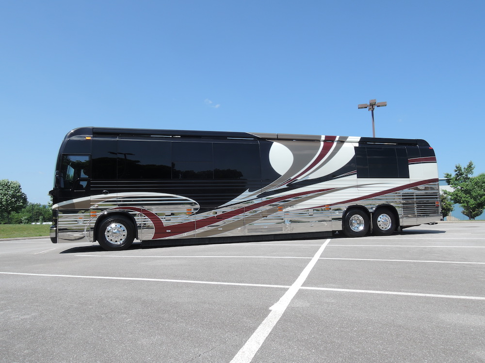 2007 Prevost Featherlite XLII For Sale